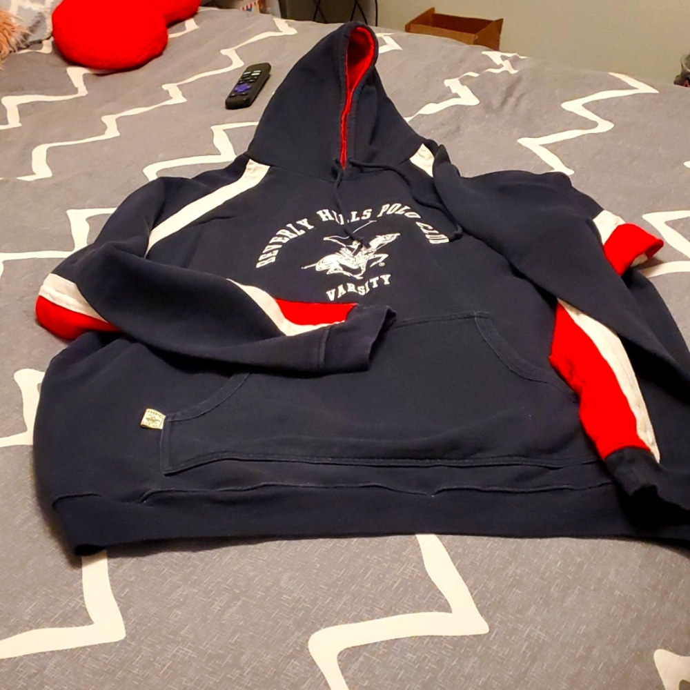 Extra Large sweater never worn only tried on fits like a large